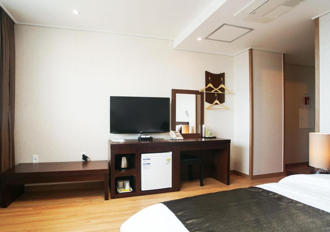Iris Hotel Seogwipo Exterior foto